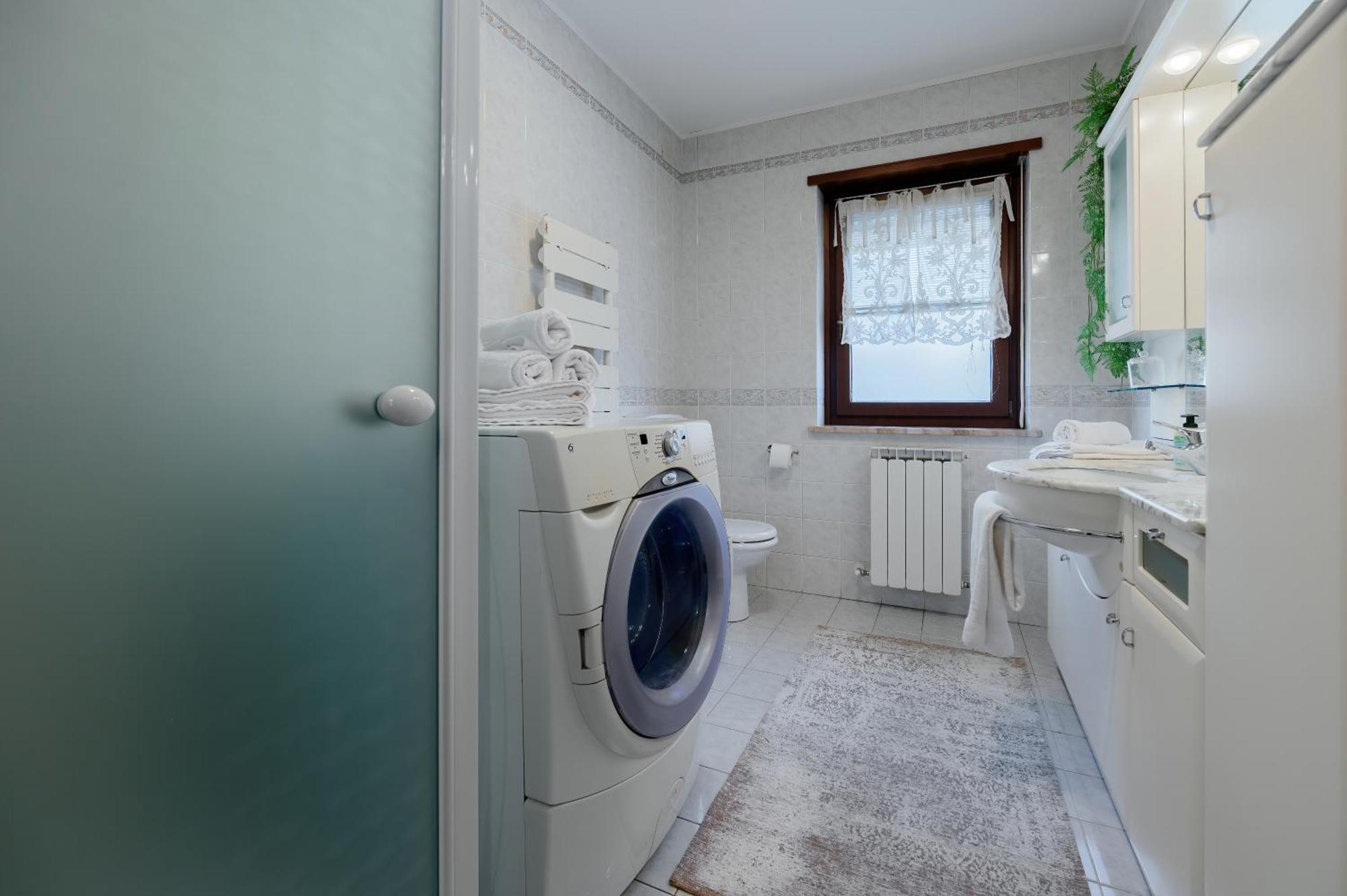 Casa Di Iaio - 90 M2 Apt With Free Wi-Fi, Netflix, Home Cinema & Parking Gorizia Esterno foto