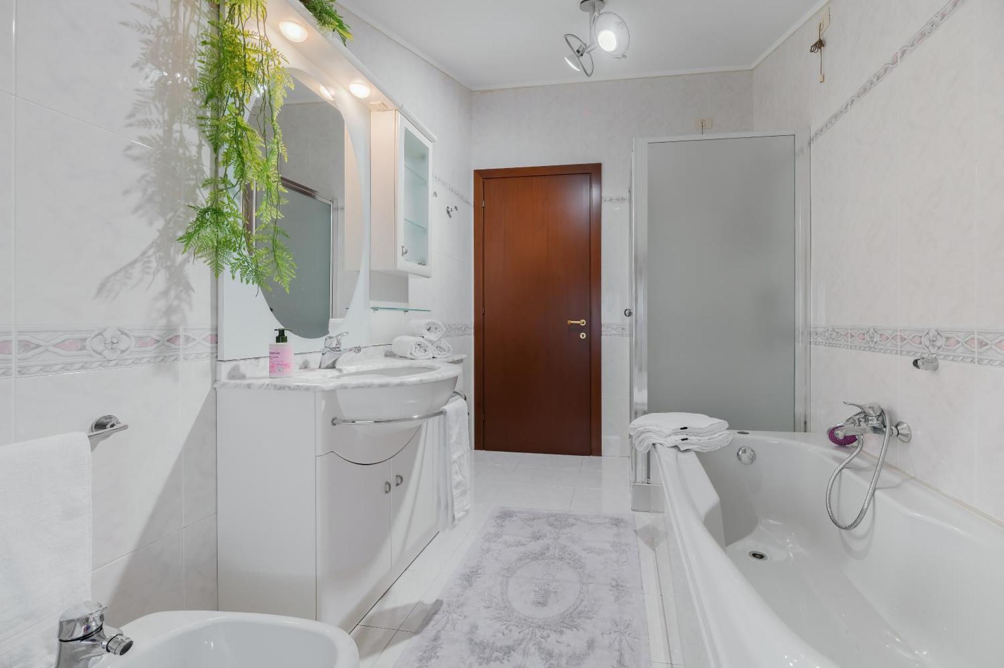 Casa Di Iaio - 90 M2 Apt With Free Wi-Fi, Netflix, Home Cinema & Parking Gorizia Esterno foto