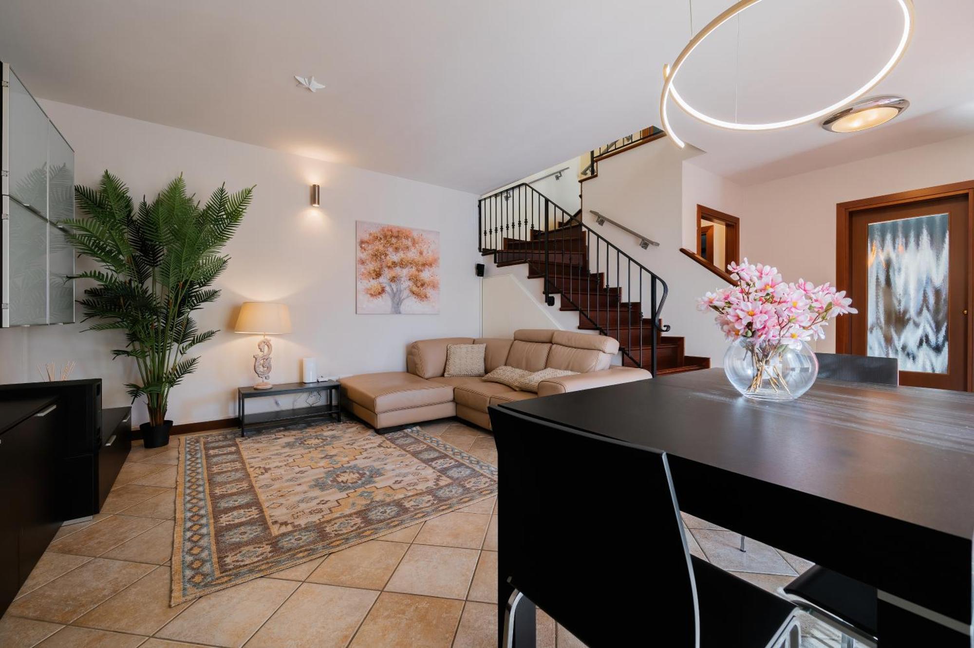 Casa Di Iaio - 90 M2 Apt With Free Wi-Fi, Netflix, Home Cinema & Parking Gorizia Esterno foto